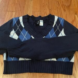 Cropped V neck H&M sweater